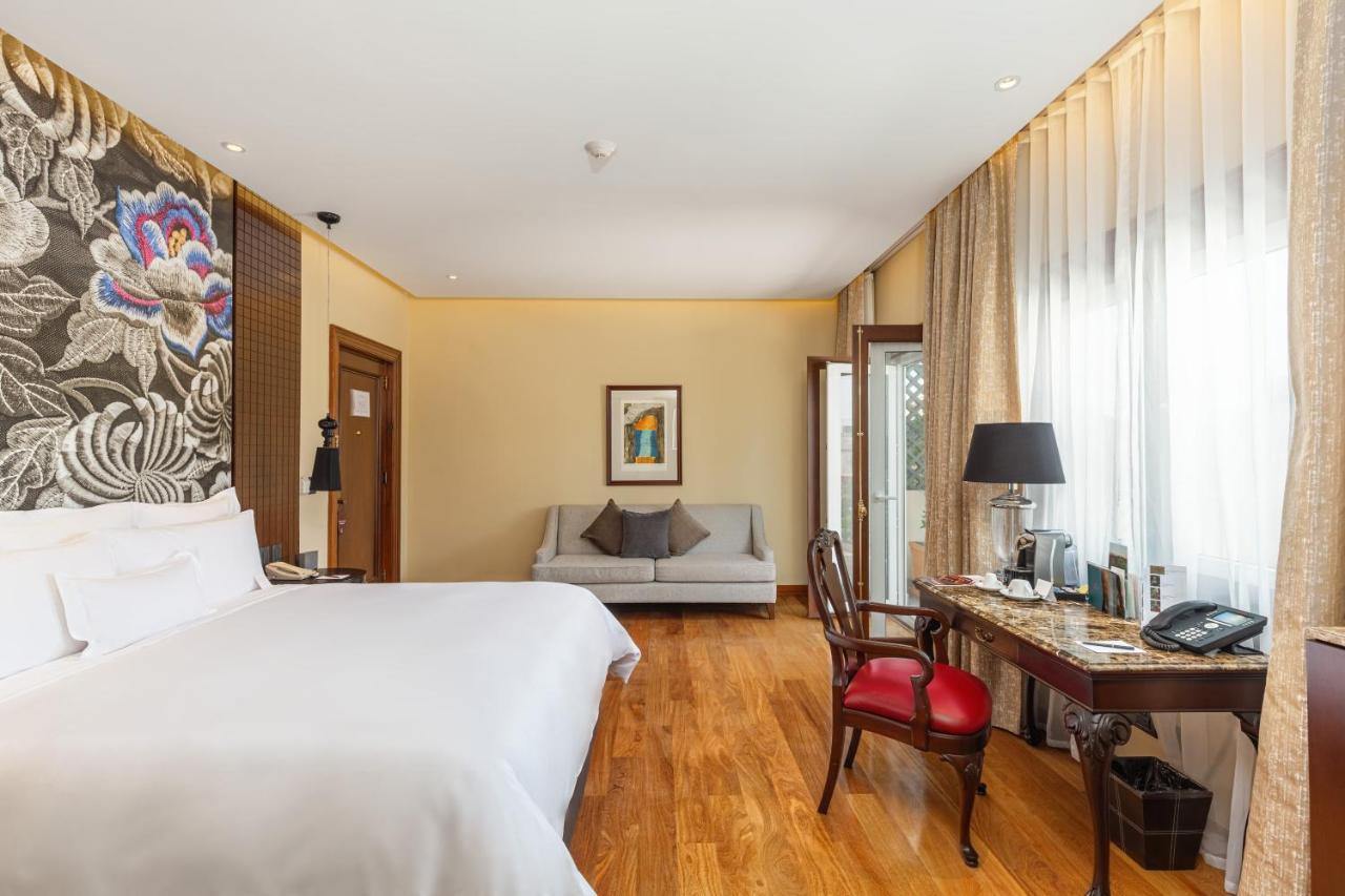 Country Club - The Leading Of The World Lima