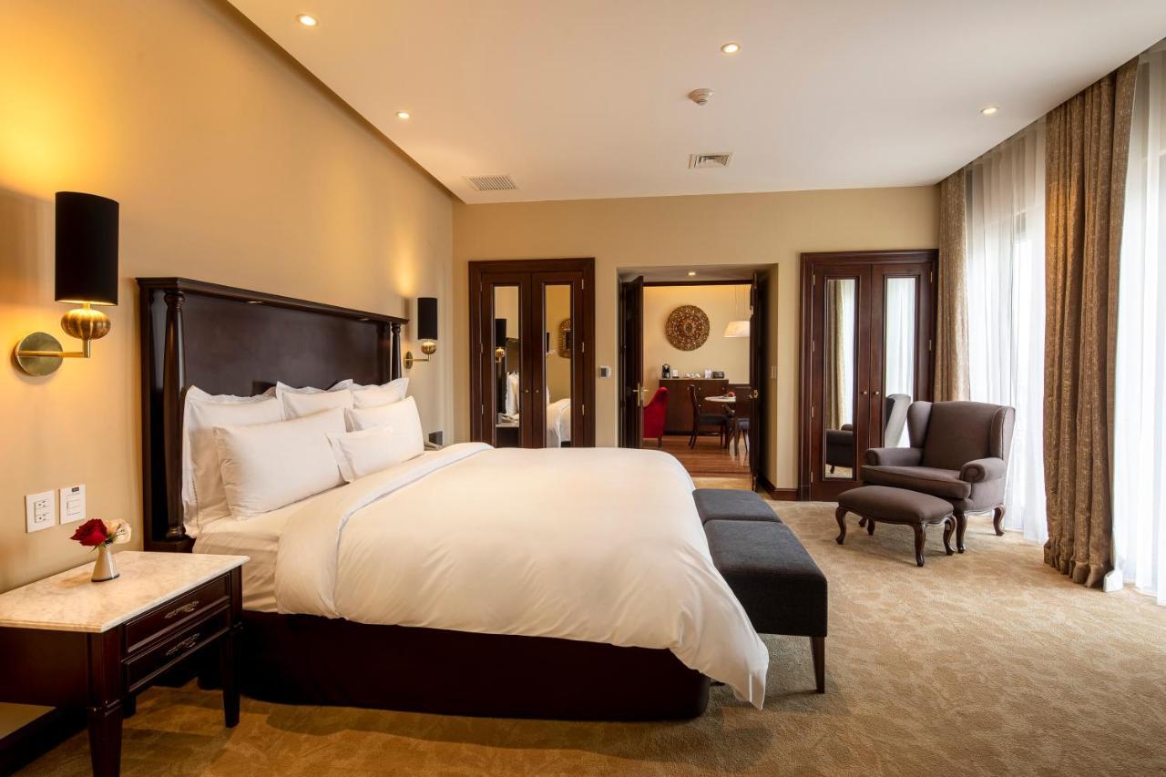 Country Club - The Leading Of The World Lima